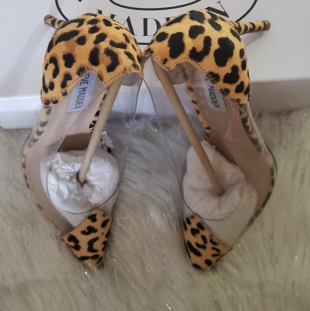 Leopard Print Pumps